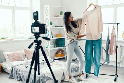 Micro vs Macro Influencers: Who Has the Biggest Impact on Fashion?