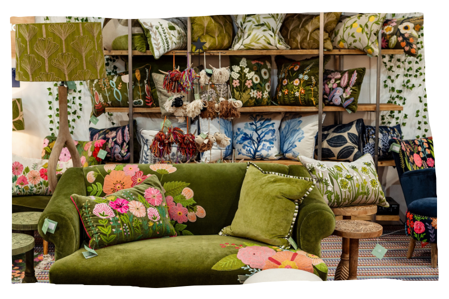 Cushions, throws, blankets and bedding 
