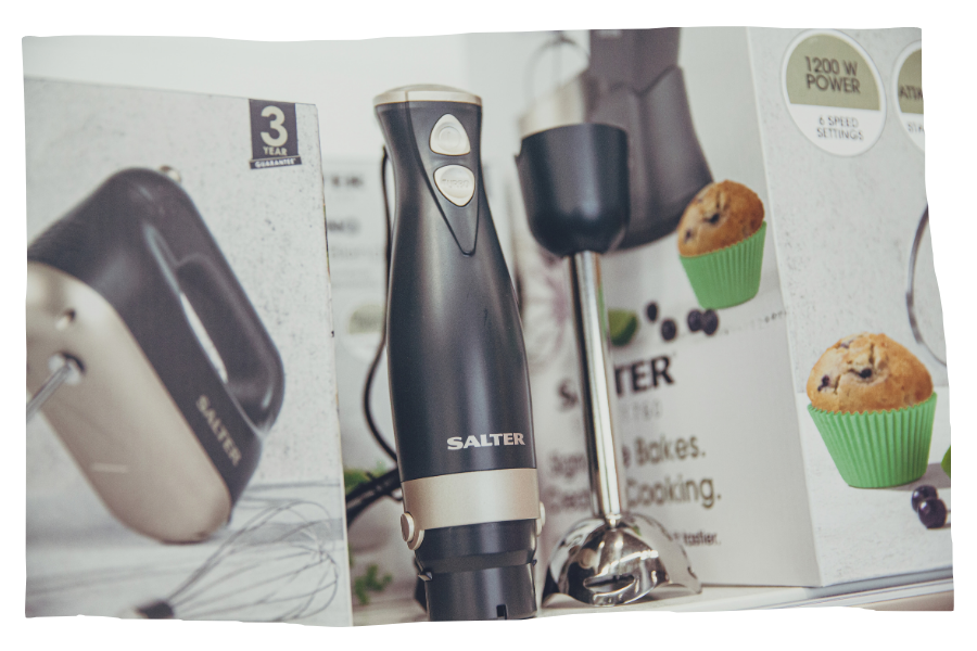 Kitchenware, cookware, gadgets and knives 