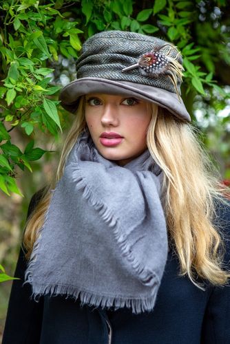 PT27 Tweed and Velvet Hat with Feather Pin.