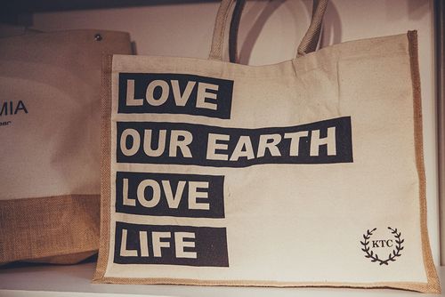 How to Sell More and Waste Less: New Era of Conscious Consumerism and Sustainability 