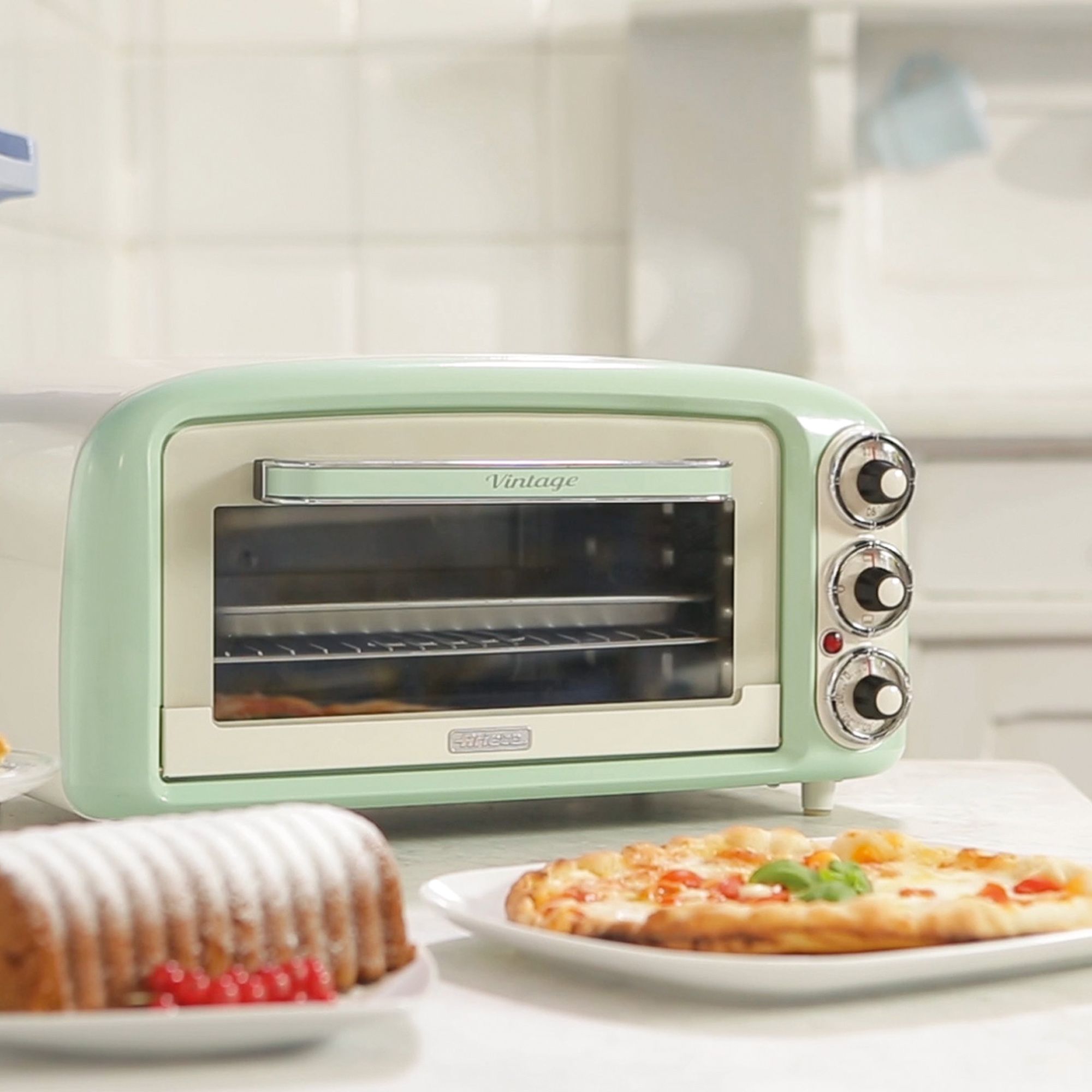 Italian brand Ariete add Mini Ovens to popular Vintage range