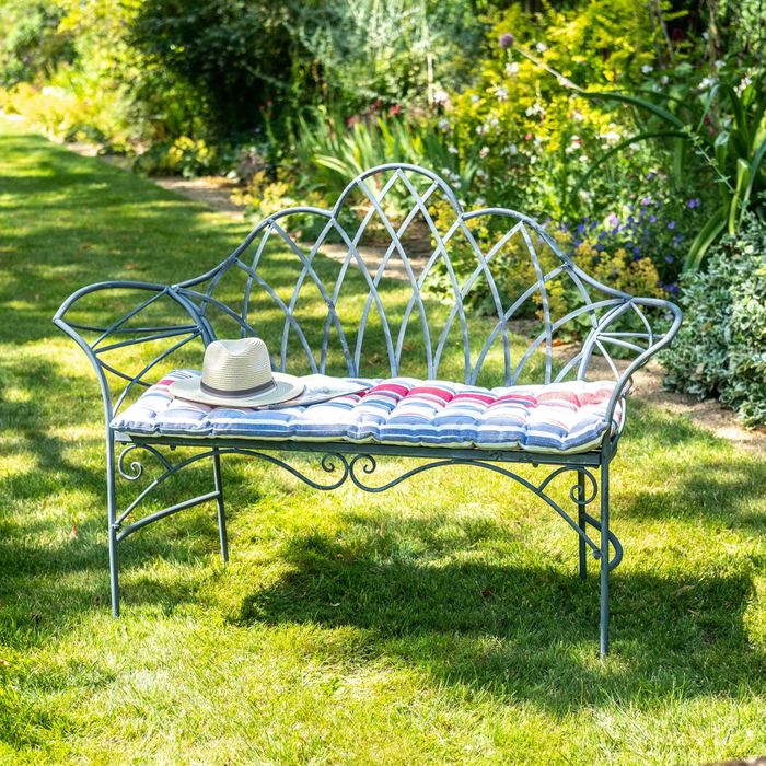 Garden Seating and Dining