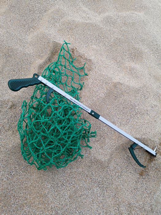 100% Recycled Fishing Net Plastic Litter Pickers