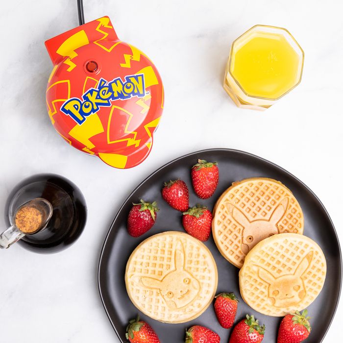 Uncanny Brands Pokemon Pikachu Mini Waffle Maker