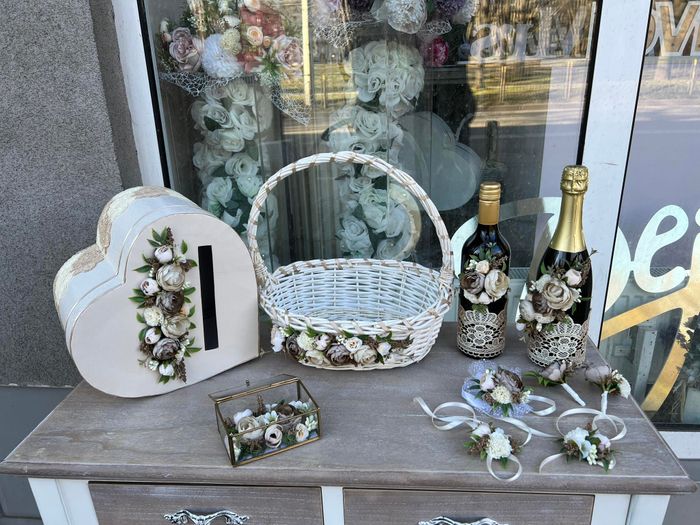 Wedding accessories