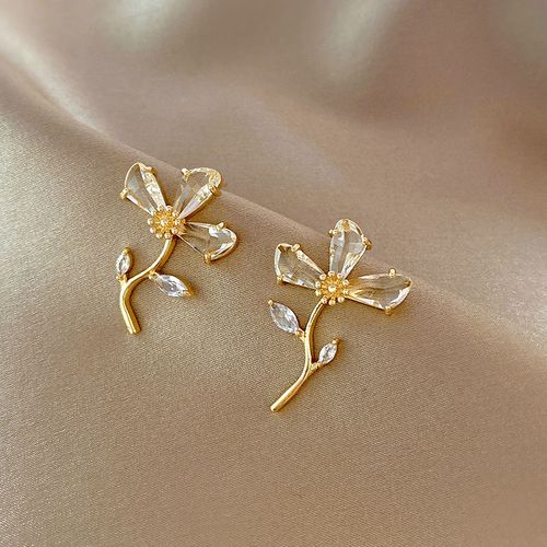 Cubic Zirconia Flower Earring in Gold