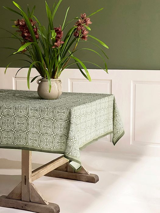100% Cotton Table Cloths