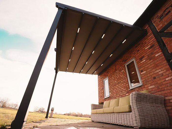 LUNA RETRACTABLE AWNINGS