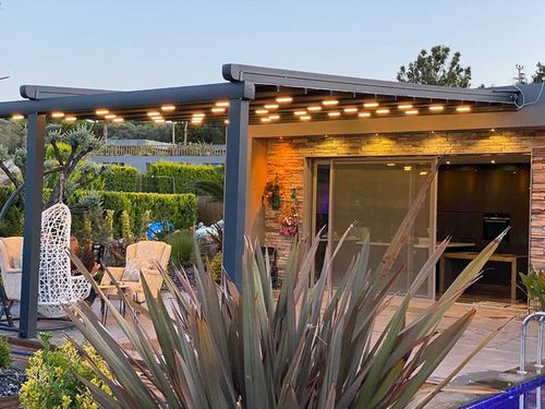 LUNA RETRACTABLE AWNINGS