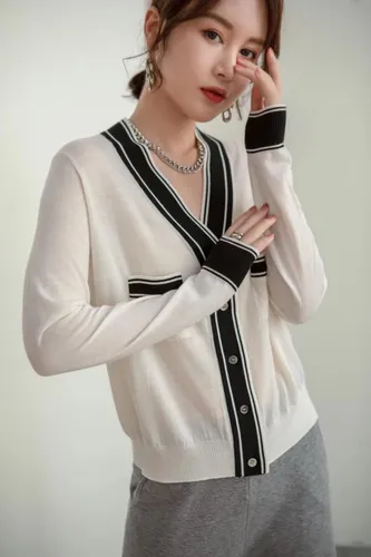 100% wool  knitted sweater pullover