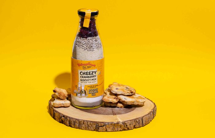 Wallace & Gromit Cheezy Cranberry Biscuit Bottled Baking Mix