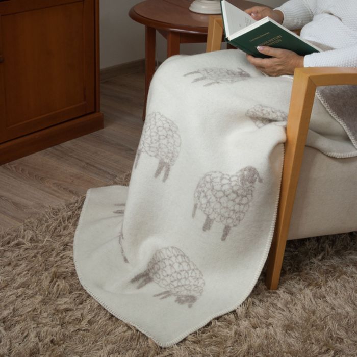 Medium Wool Blankets