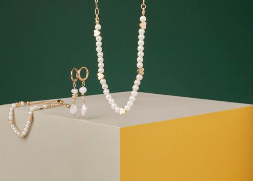 Metal Hearts & Ivory Glass Pearls Set