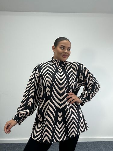 Plus size clothing ladies 16-24