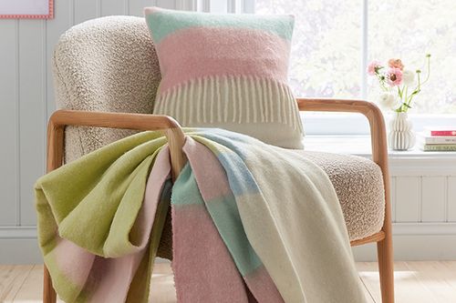 Land & Shore Landscape throw & cushion