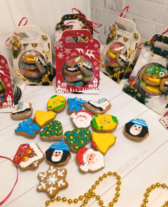 Capsule with mini gingerbread