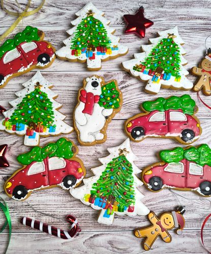 Decorations for the Christmas tree. Gingerbread cookies, one by one. Polar bear, Christmas tree, car.