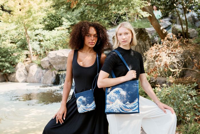 2025 AW New-Signare x British Museum The Great Wave Tapestry Collection
