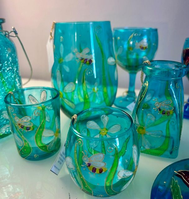 Bee Happy Daisies Design Range