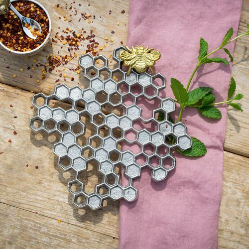 Bee Trivet