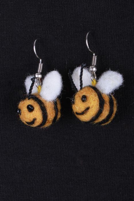 Felt animal accessories to wear & for the home
