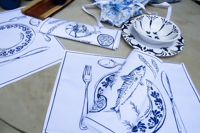 Table Set (2 Placemats & 2 Napkins)