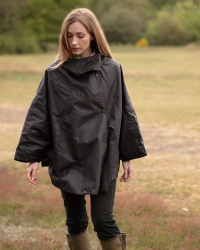 W16 - Ladies Wax Hooded Cape