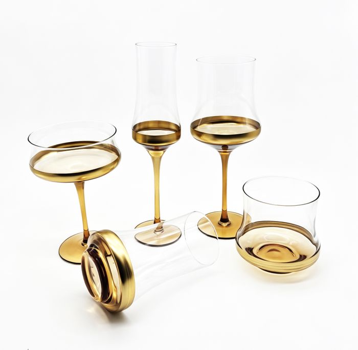 Hand painted golden drinking glass set