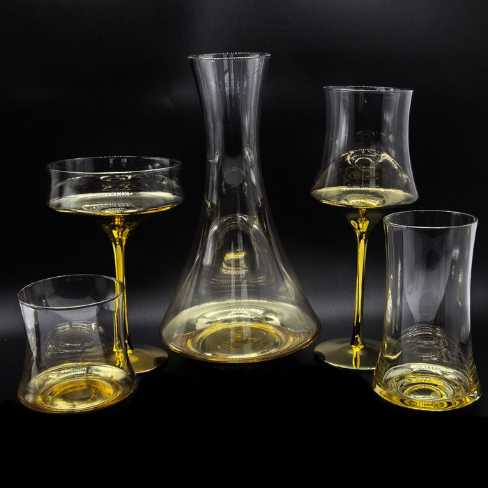 Hand painted golden drinking glass set