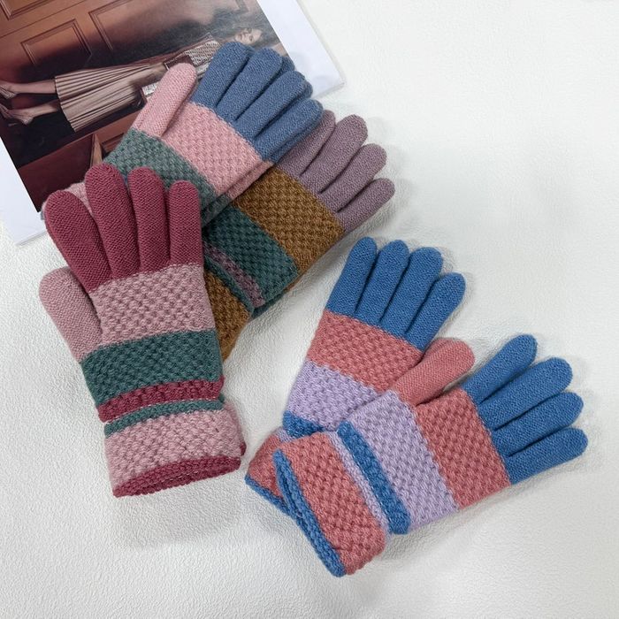 GLOVE COLLECTION