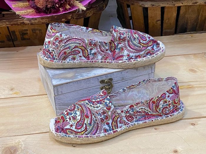PRINTED ESPADRILLES