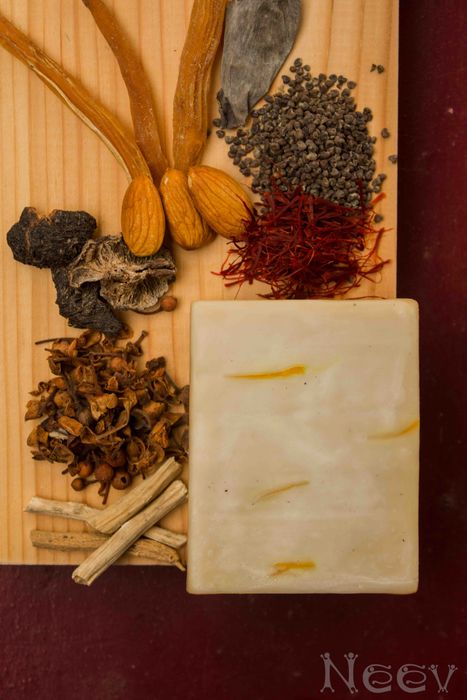 KUMKUMADI FACE AND BODY SOAP