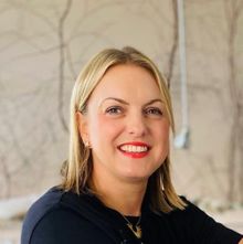 A portrait of Sarah Manning, Visual Merchandising Courses & Consultancy
