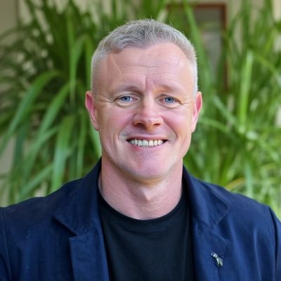 Lee Hamilton - Praxia Logic