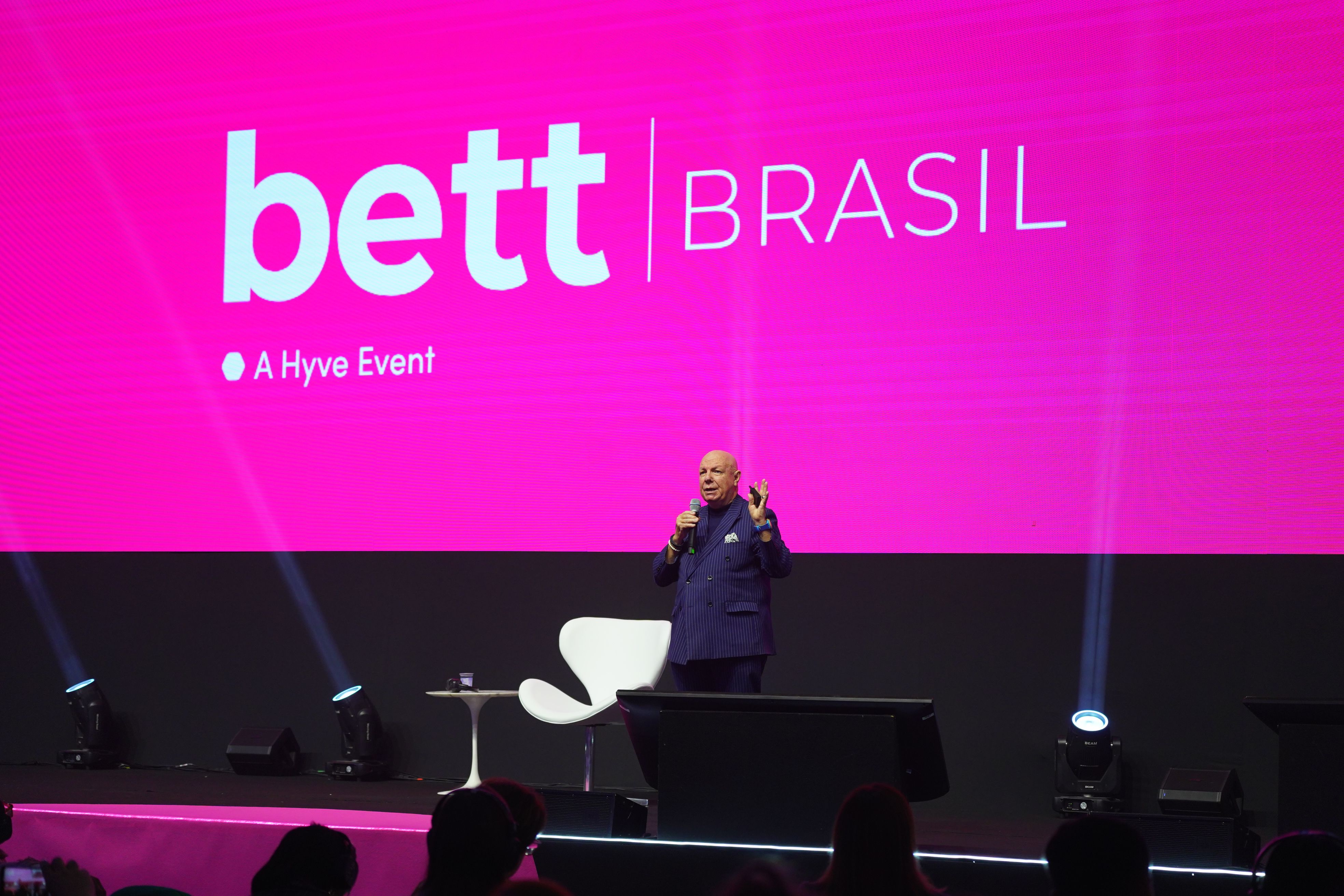 Phil Lambert na Bett