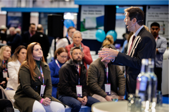 Renato Feder no painel da Bett UK