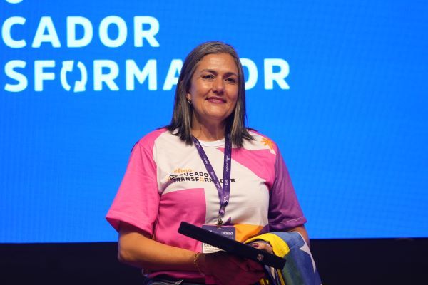 Professora Flaviana Bárbara de Souza, vencedora da categoria Educação Infantil