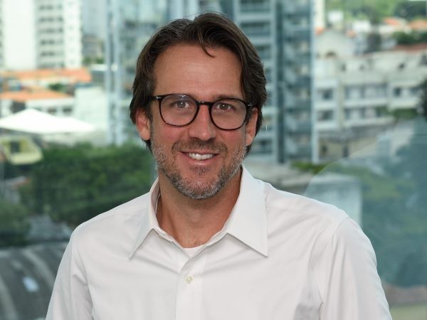 Lars Janer - educação