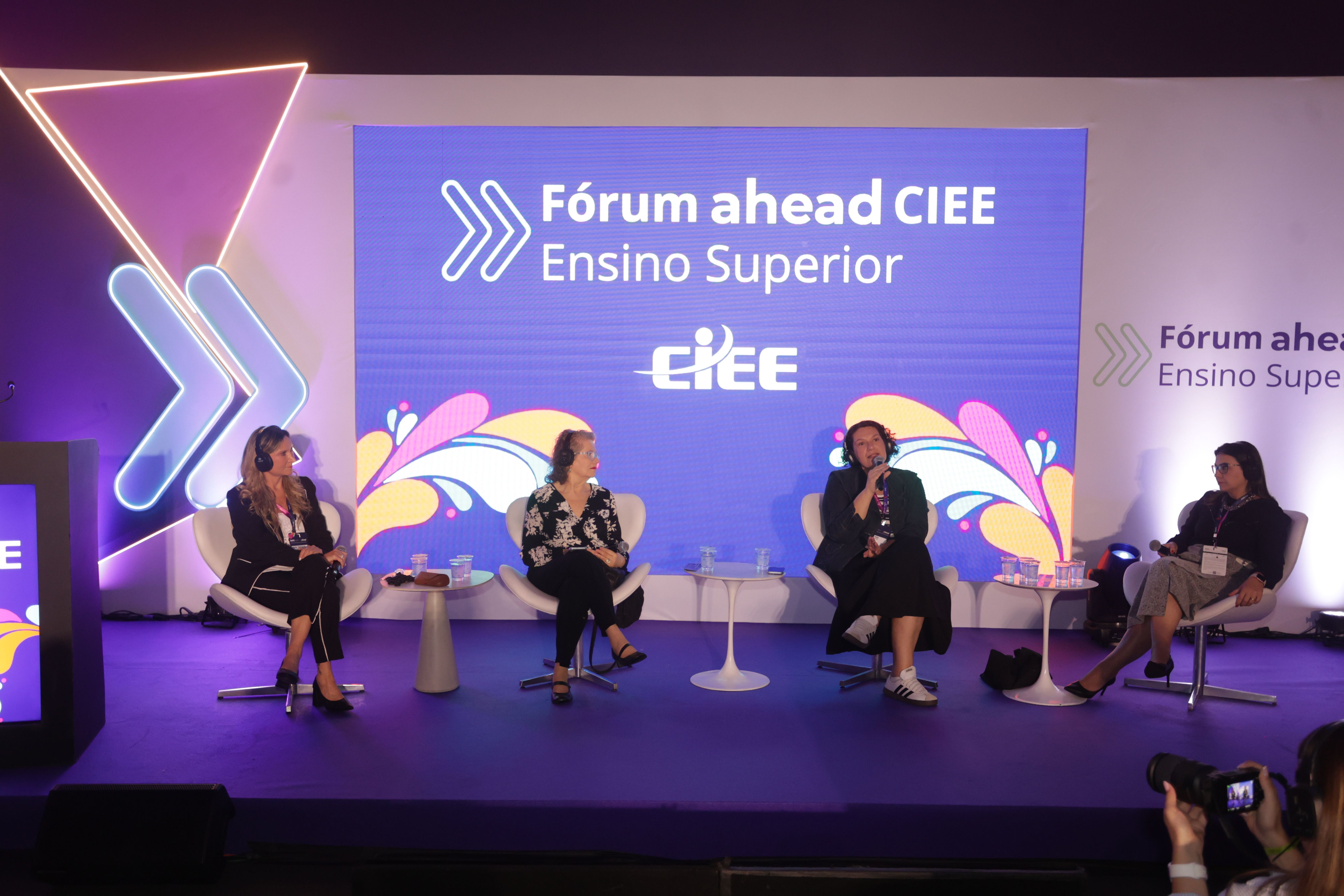 Andrea Paiva no Fórum Ahead