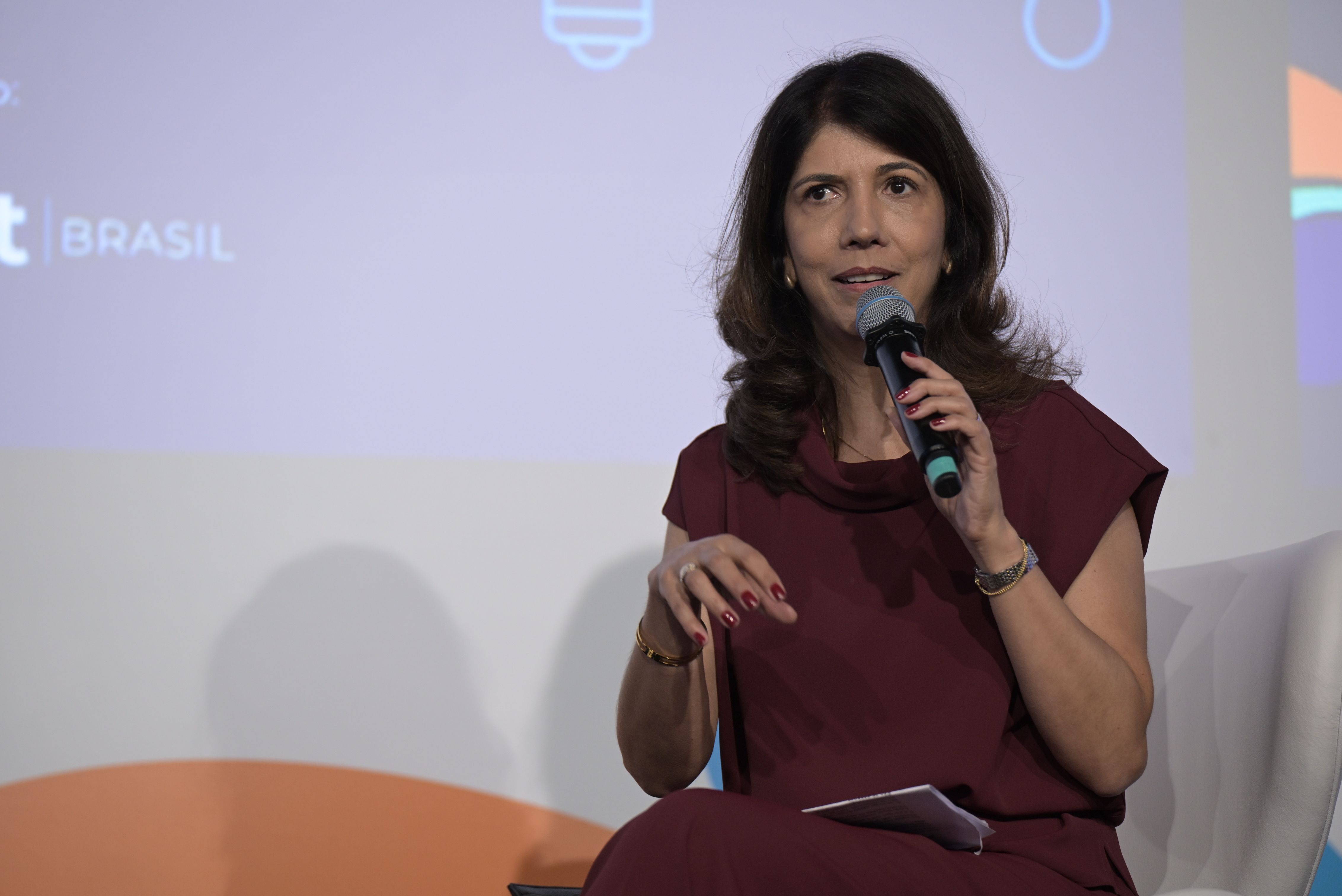 Claudia no Summit