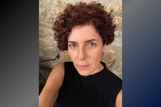 Simone Andre na Bett