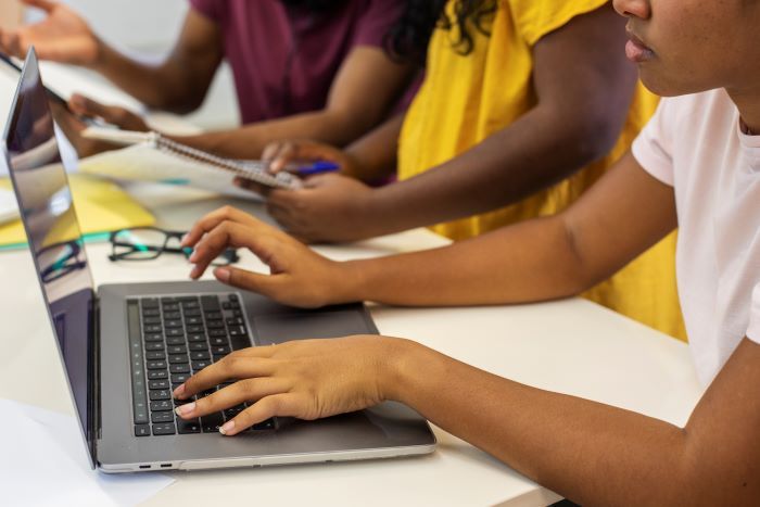 Os desafios e impactos para a implantação da nova Política Nacional de Educação Digital