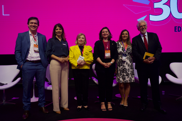 Abertura oficial da Bett Brasil 2025 destaca educa&ccedil;&atilde;o como instrumento para enfrentar crises e construir futuros regenerativos