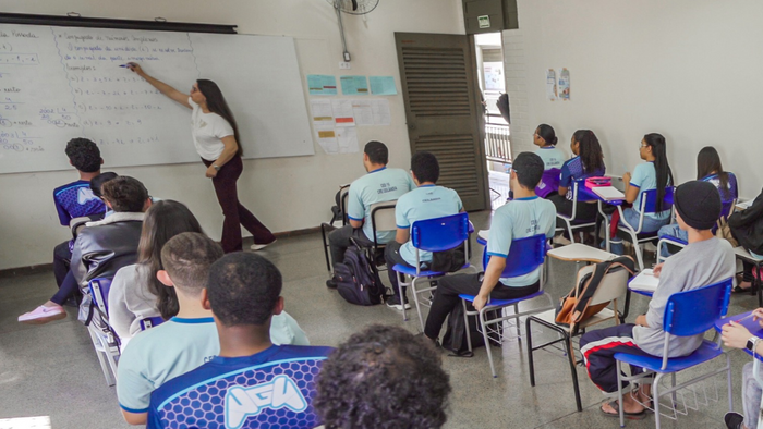 Três documentos sobre IA que todo educador deveria ler — e uma pergunta que nenhum resolve sozinho