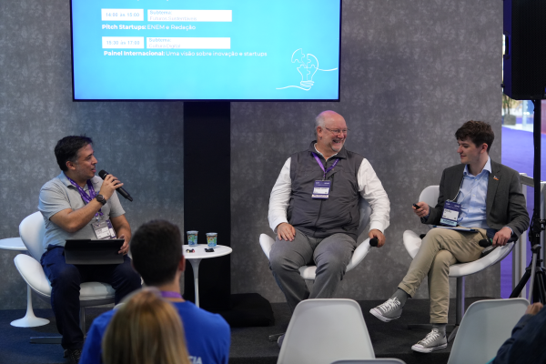 Especialistas abordam os impactos da inova&ccedil;&atilde;o na educa&ccedil;&atilde;o em painel na Arena Startups