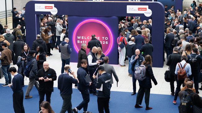 Solu&ccedil;&otilde;es personalizadas ganham destaque no 1&ordf; dia da Bett UK 2026