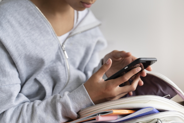 A proibição do uso de celulares na escola