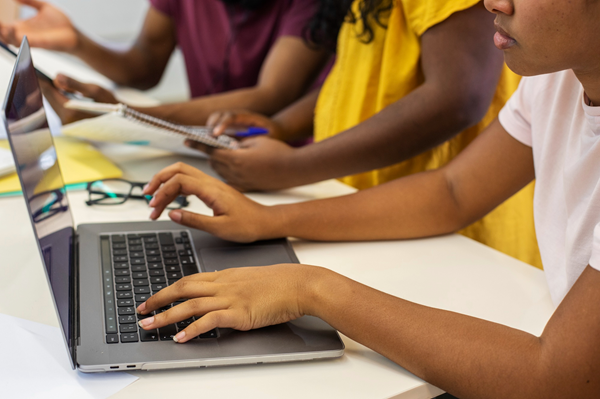Neuro&eacute;tica, neurodireitos e cidadania digital: o pr&oacute;ximo passo da educa&ccedil;&atilde;o