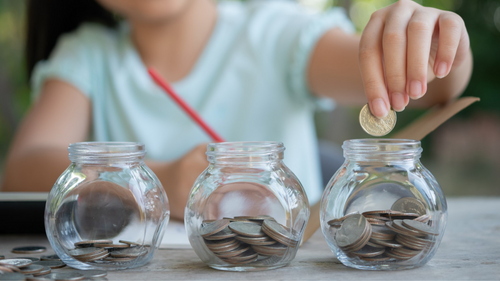 Educação financeira nas escolas: por que falar de dinheiro na sala de aula é fundamental?